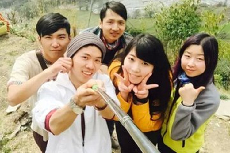 五名中国徒步爱好者