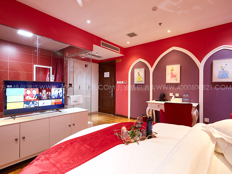 万爱情侣酒店_预定房间_爱巢 506